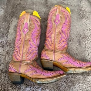Size 7.5 corral neon boots